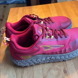 Altra Red Athletic Sneakers - I love them they just don’t fit